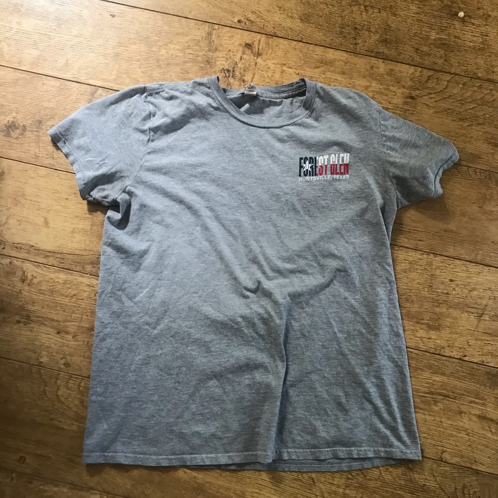 Tyler’s style Forest Glen medium size shirt